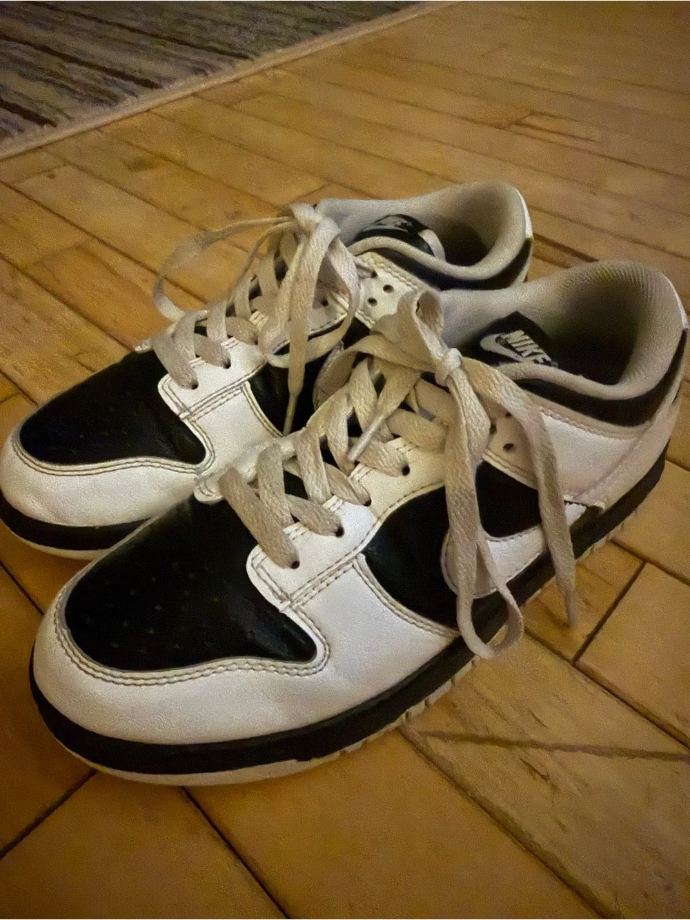 Nike Kids Black and White Low-Top Sneakers - Picture 2 of 2